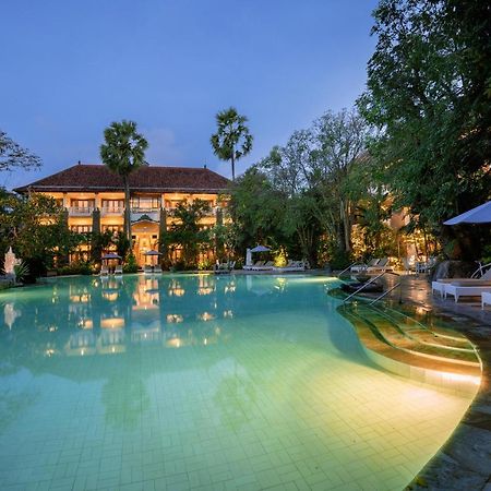 Hotel Kumala Pantai Legian  Exterior photo