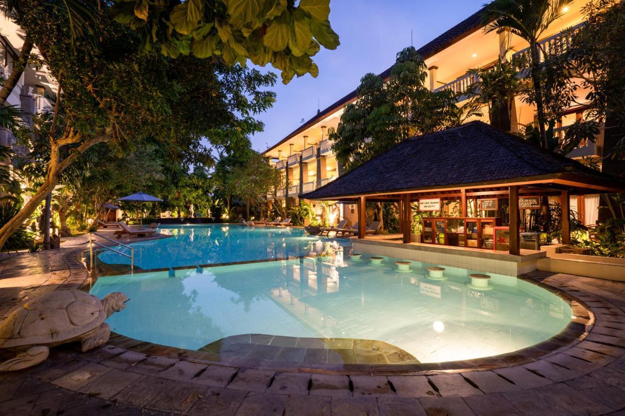 Hotel Kumala Pantai Legian  Exterior photo