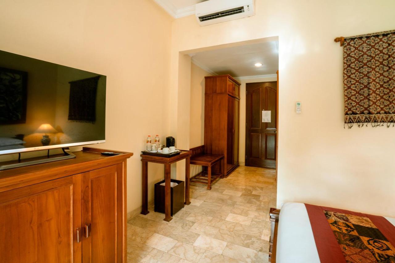 Hotel Kumala Pantai Legian  Exterior photo